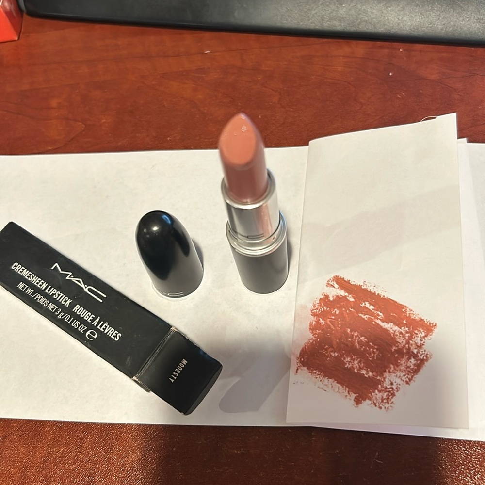 Mac Modesty lipstick with box
